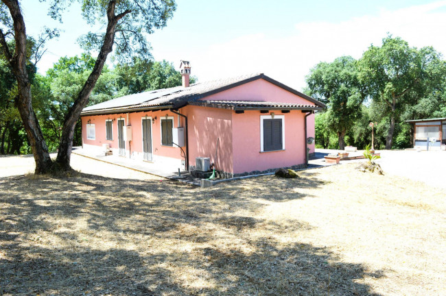 Villa in vendita a Aprilia (LT)