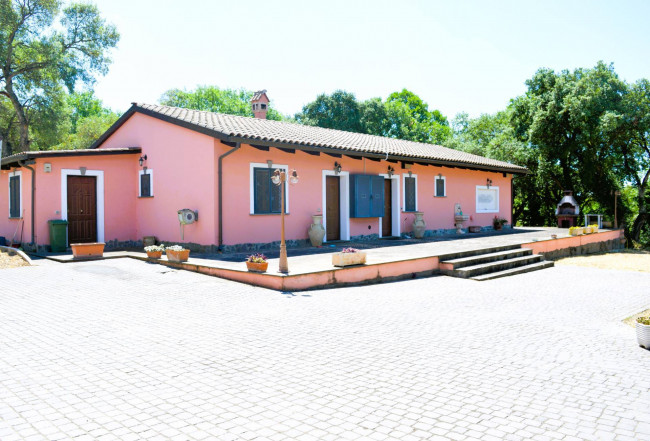 Villa in vendita a Aprilia (LT)