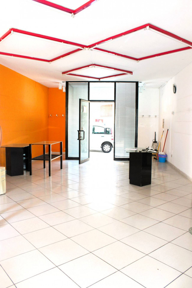 Locale commerciale in vendita a Cupello