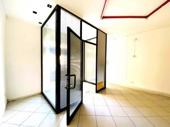 Locale commerciale in vendita a Cupello