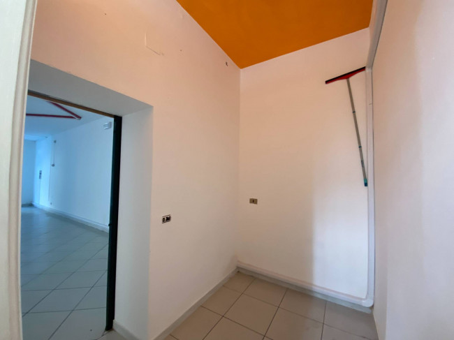 Locale commerciale in vendita a Cupello