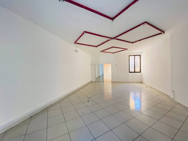 Locale commerciale in vendita a Cupello