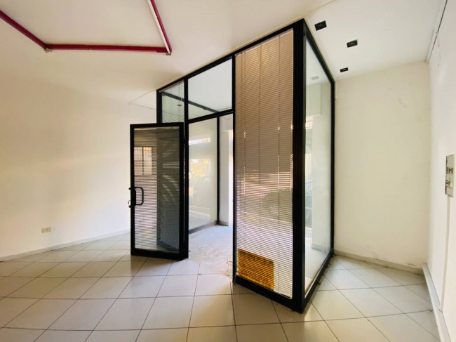 Locale commerciale in vendita a Cupello