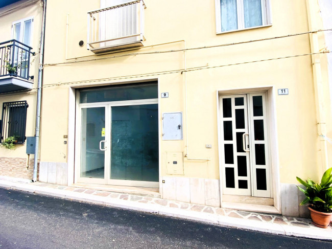 Locale commerciale in vendita a Palmoli