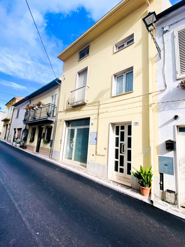 Locale commerciale in vendita a Palmoli