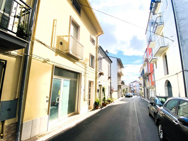 Locale commerciale in vendita a Palmoli