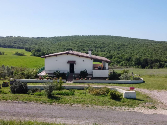 Villa in vendita a Tarquinia