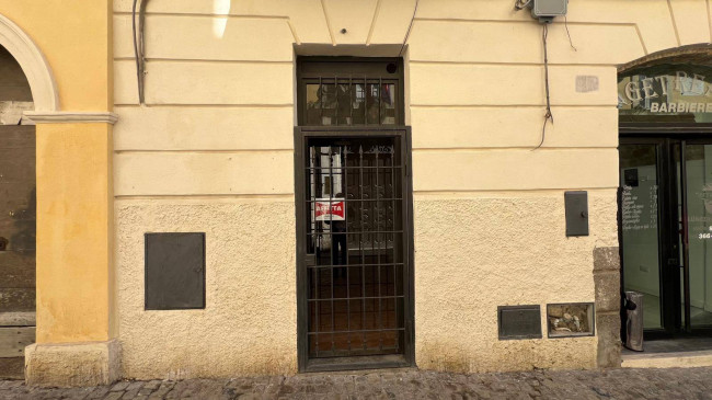 Locale commerciale in affitto a Tarquinia