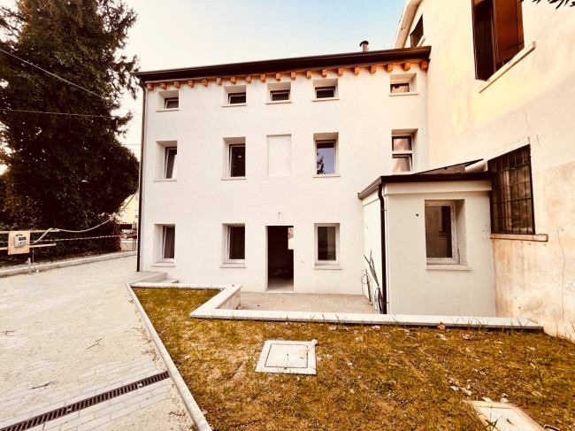 Abitazione indipendente in vendita a Vicenza