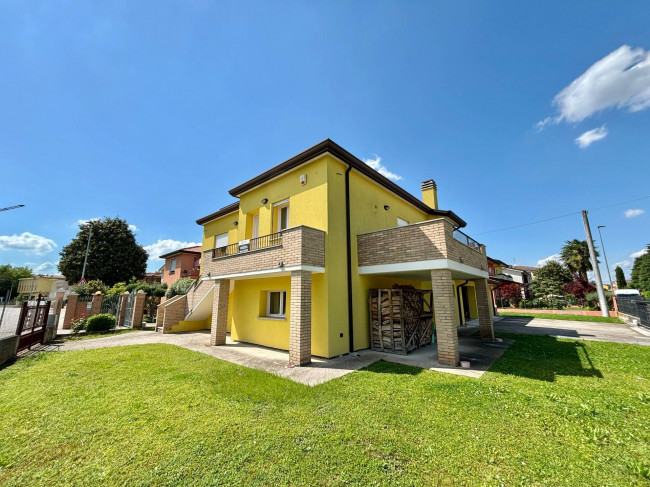 Villa unifamiliare in vendita a Adria