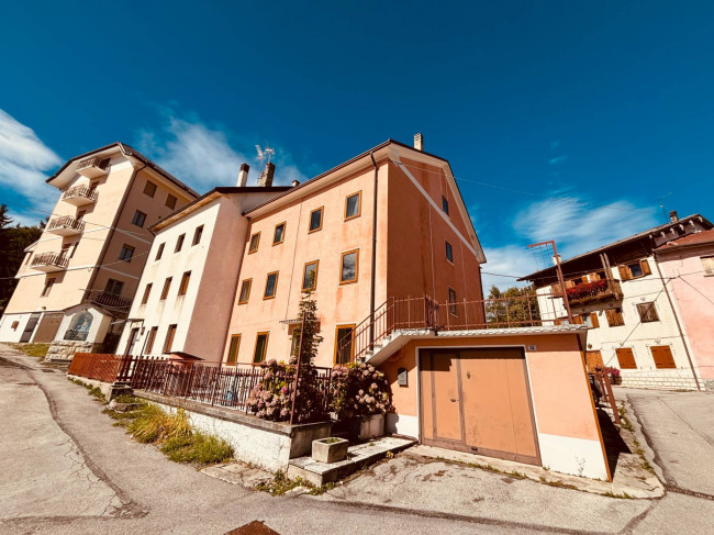 Abitazione semindipendente in vendita a Tonezza del Cimone