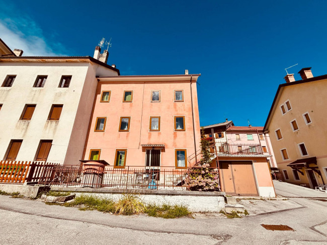 Abitazione semindipendente in vendita a Tonezza del Cimone