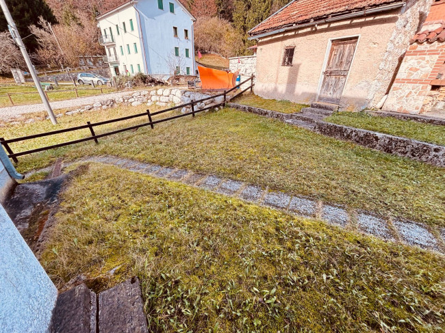 Casa semi-indipendente in vendita a Tonezza Del Cimone (VI)