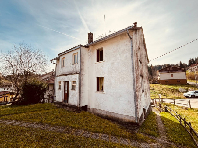 Casa semi-indipendente in vendita a Tonezza Del Cimone (VI)