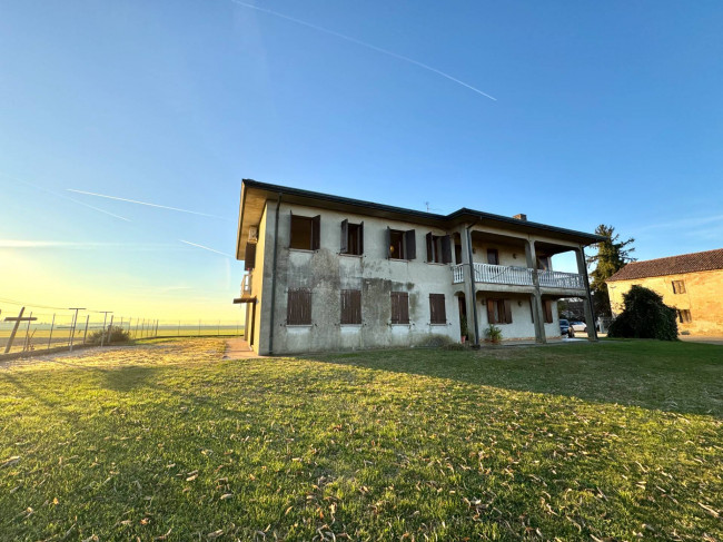 Abitazione indipendente in vendita a Sant'Urbano