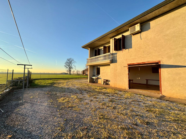 Abitazione indipendente in vendita a Sant'Urbano