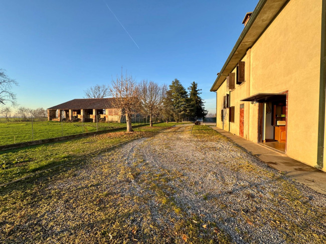 Abitazione indipendente in vendita a Sant'Urbano