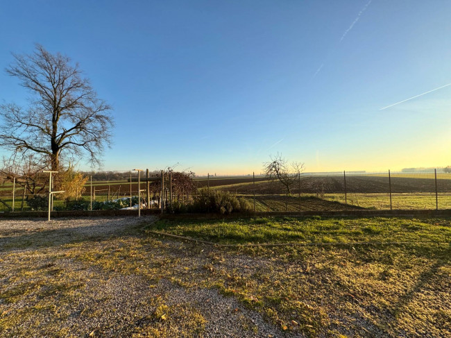Abitazione indipendente in vendita a Sant'Urbano