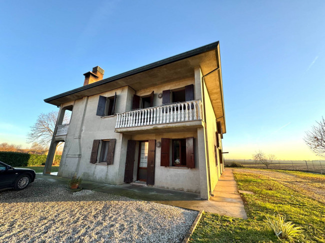 Abitazione indipendente in vendita a Sant'Urbano