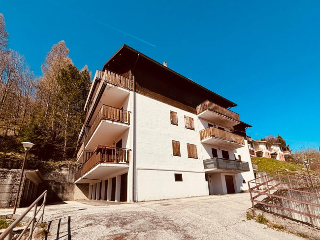 Appartamento trilocale in vendita a Tonezza del Cimone