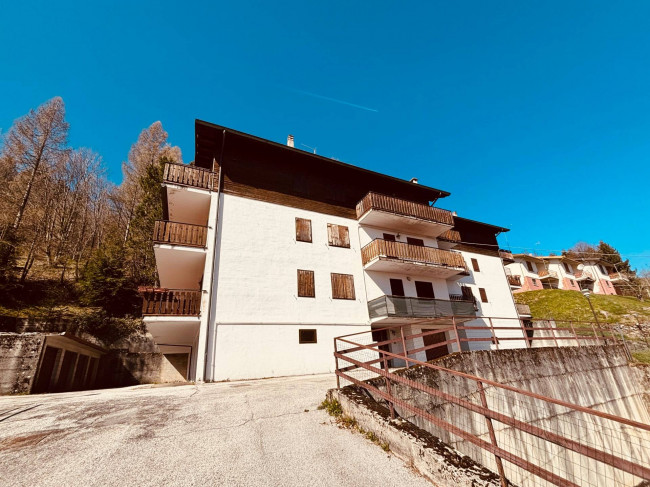 Appartamento trilocale in vendita a Tonezza del Cimone