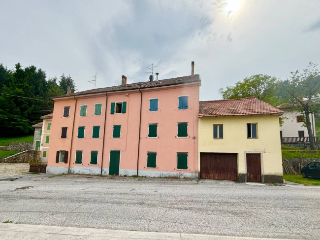 Appartamento trilocale in vendita a Tonezza del Cimone