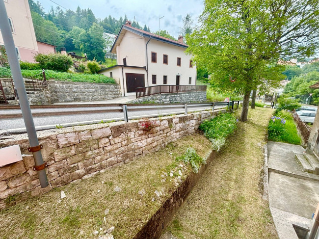 Appartamento trilocale in vendita a Tonezza del Cimone