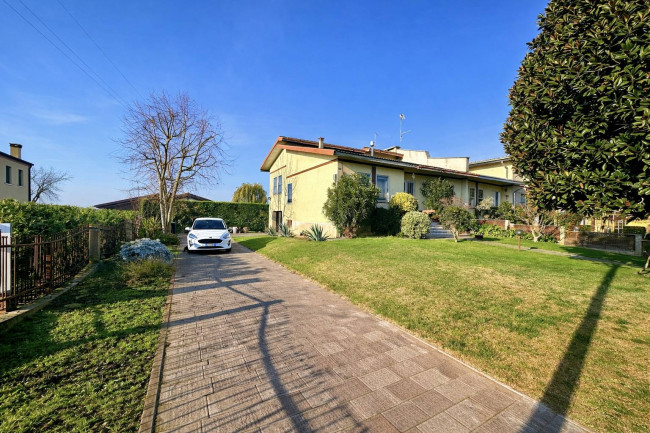 Villa bifamiliare in vendita a Noventa Vicentina