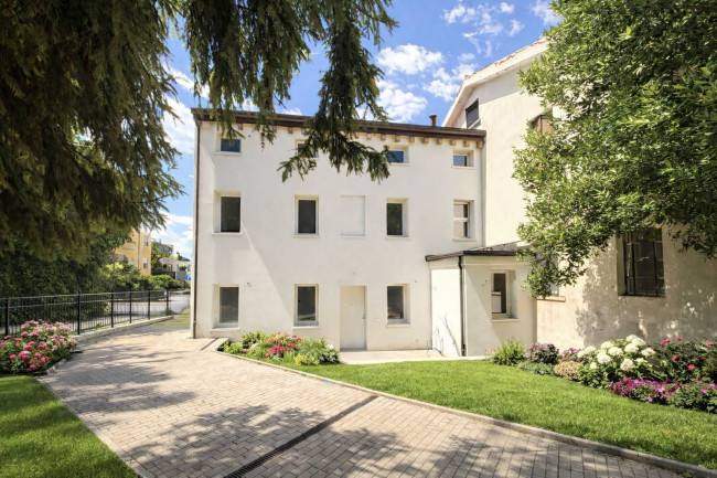 Abitazione indipendente in vendita a Vicenza