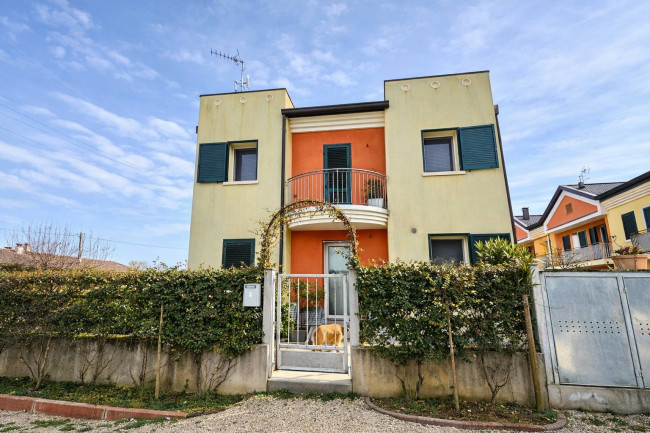 Abitazione semindipendente in vendita a Noventa Vicentina