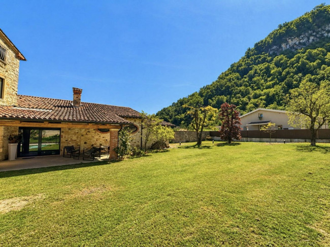  for sale in Longare