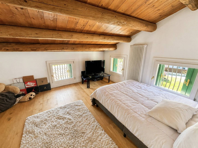  for sale in Longare