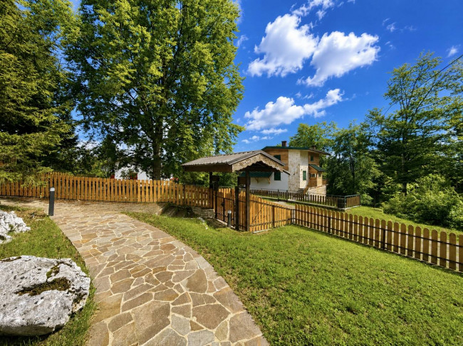 Appartamento trilocale in vendita a Roana
