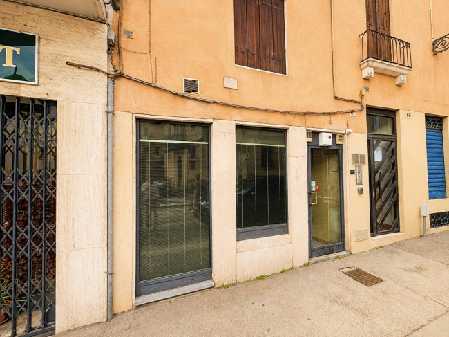 Negozio in vendita a Vicenza