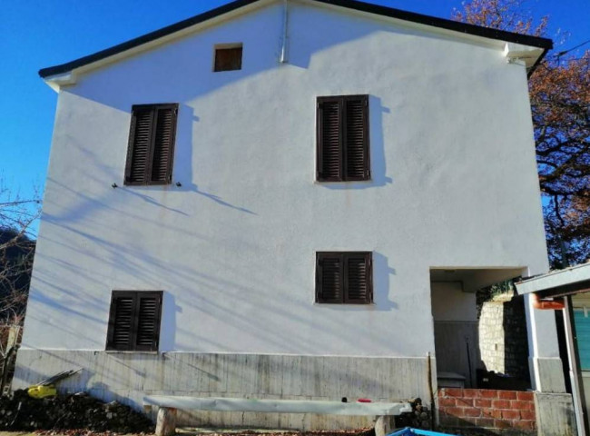 Casa singola in vendita a Roccafluvione