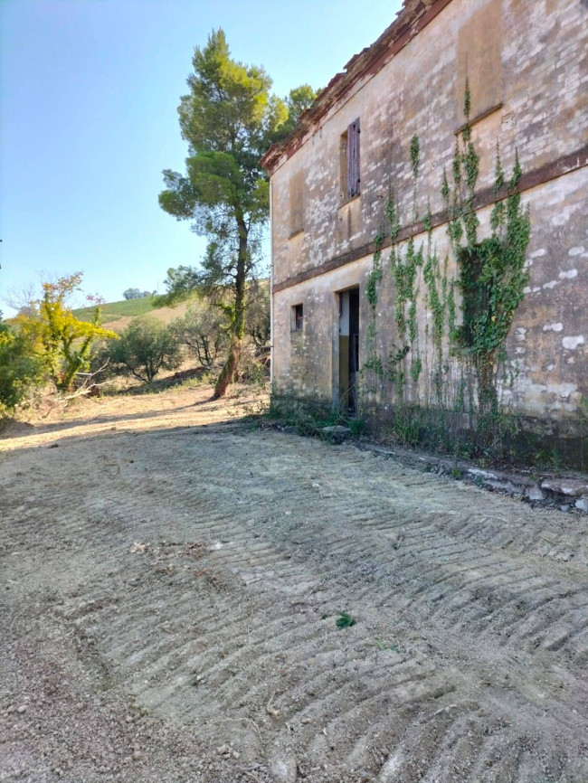 Rustico in vendita a Montefiore dell'Aso