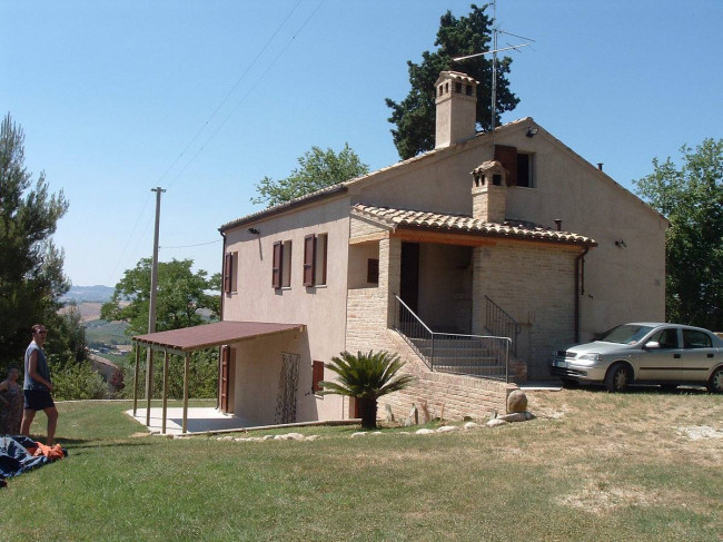 Casa singola in affitto a Offida
