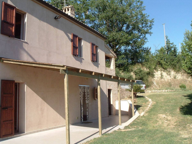 Casa singola in affitto a Offida