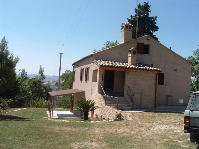 Casa singola in affitto a Offida