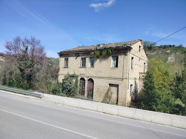 Casa singola in vendita a Offida