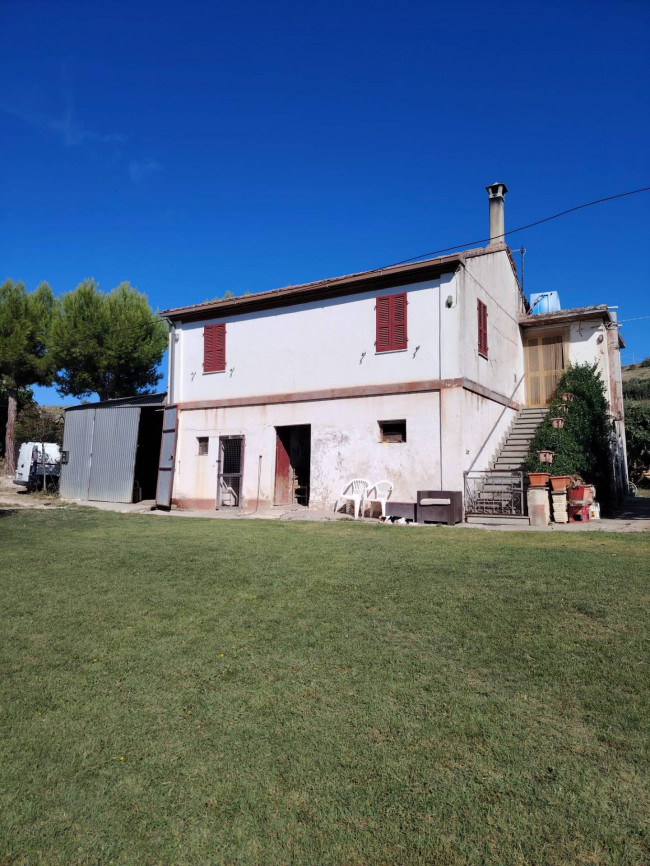 Casale Colonico in vendita a Offida