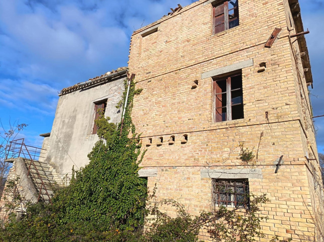 Rudere in vendita a Offida