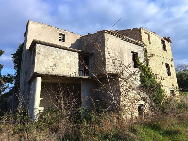 Rudere in vendita a Offida