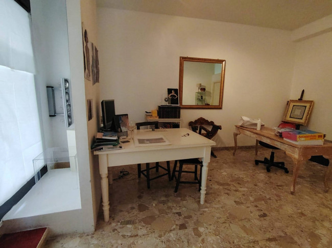 Locale commerciale in vendita a Offida