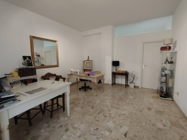 Locale commerciale in vendita a Offida