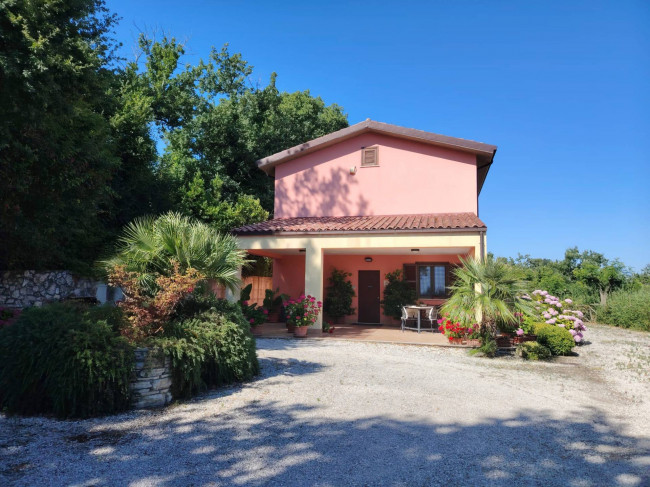 Villa in vendita a Offida