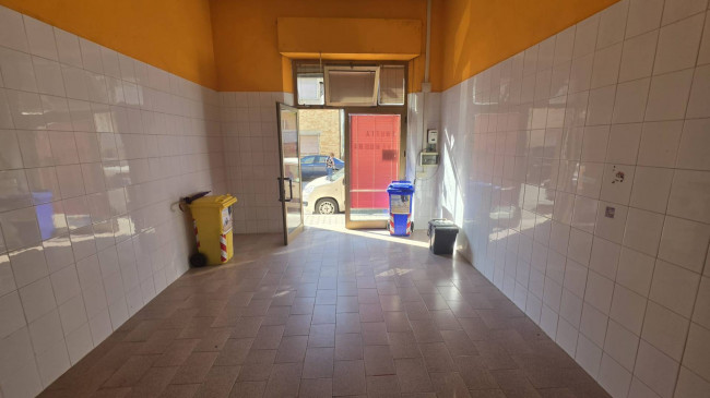Locale commerciale in vendita a Castignano