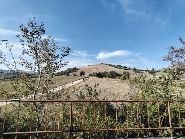 Casa indipendente in vendita a Appignano del Tronto