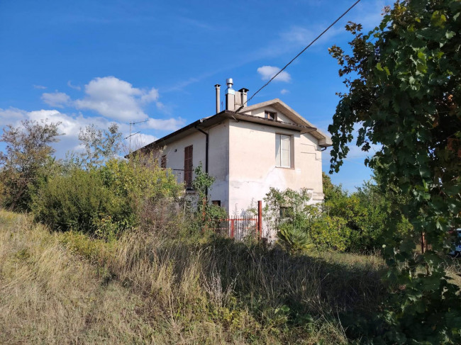 Casa indipendente in vendita a Appignano del Tronto