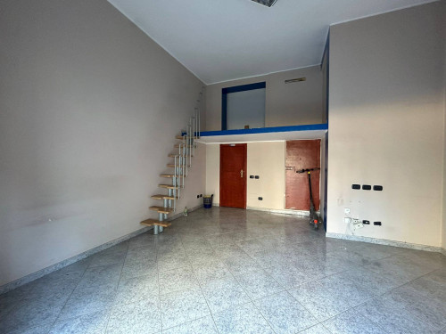 Negozio in affitto a Milano